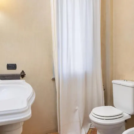 Cascina Moglia 8&1, Emma Villa