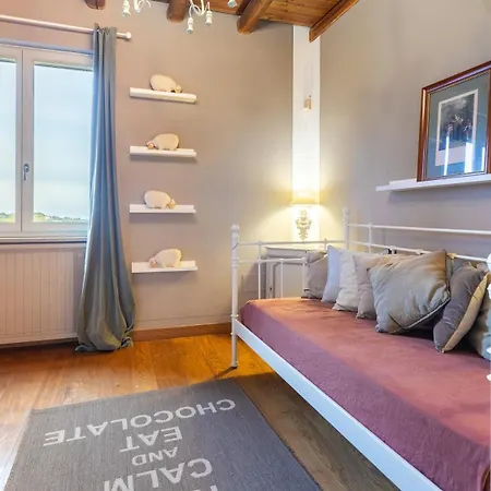 Cascina Moglia 8&1, Emma Villa *